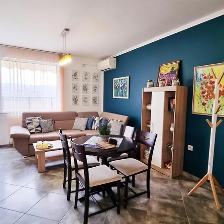 The View Apartment *